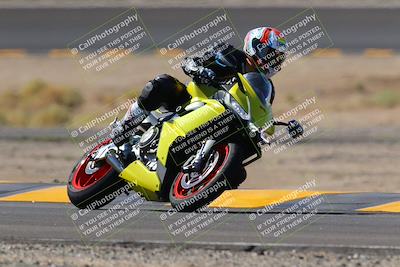 media/Oct-08-2022-SoCal Trackdays (Sat) [[1fc3beec89]]/Turn 14 (1050am)/